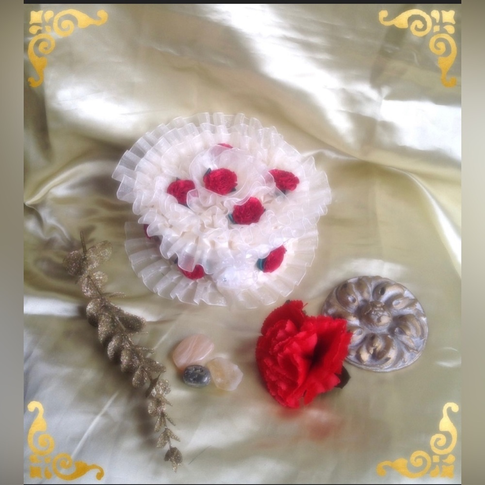 Hand Crafted Red Roses Jewelry Box - Picture 3 of 4